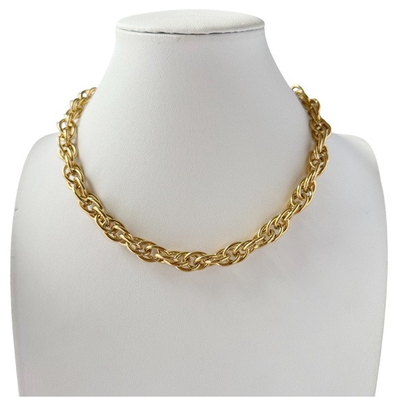 Vintage Trifari Signed Double Oval Link Goldtone Chain Necklace 18 1/2” - Picture 2 of 5